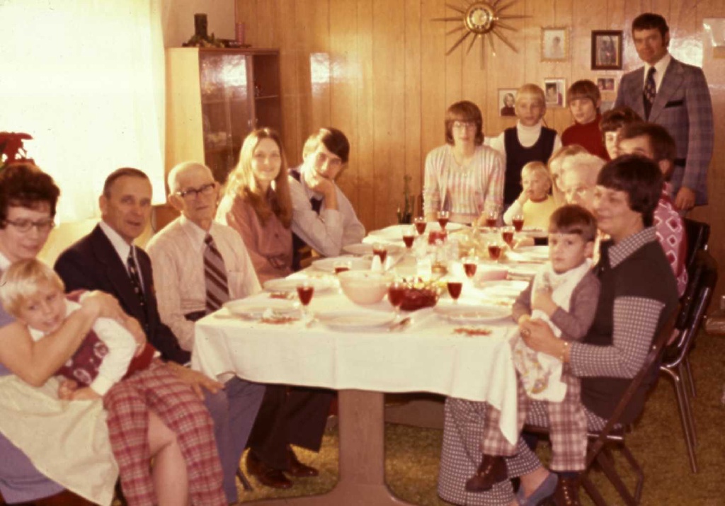 1974-12-12Christmas Day in SD GrGrScott.jpg